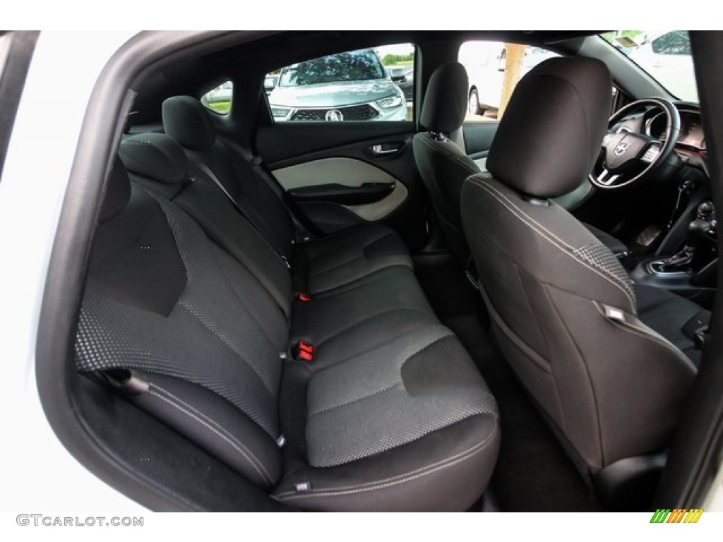 2015 Dart SXT - Bright White / Black/Light Tungsten Accent Stitching photo #21