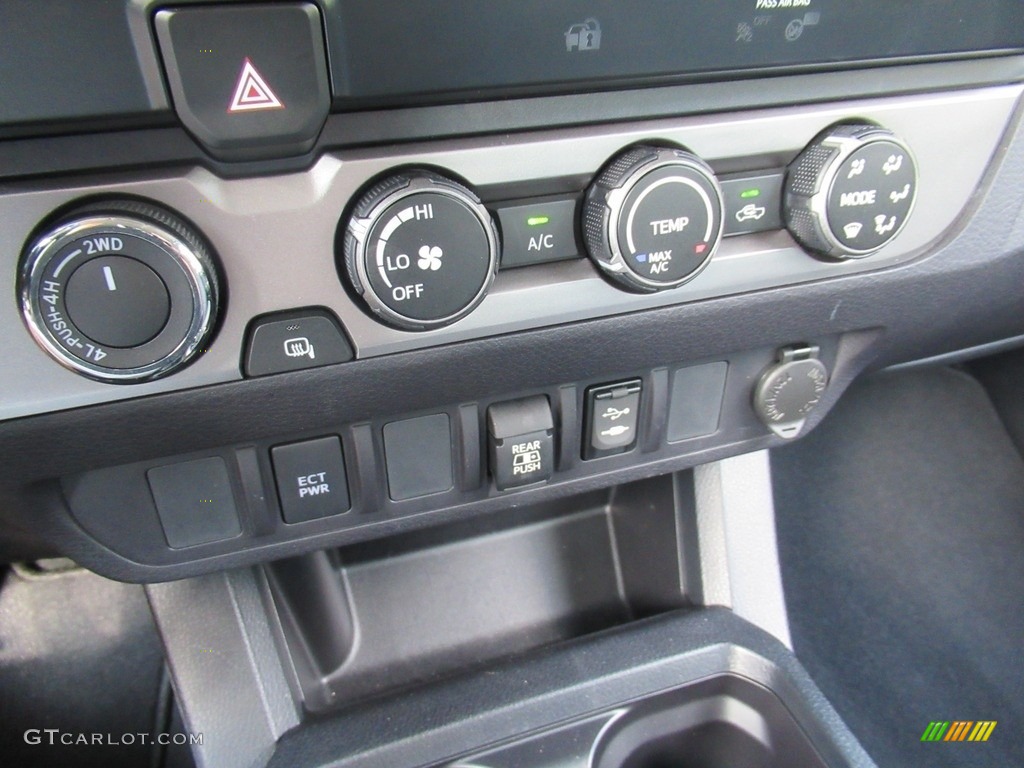 2019 Tacoma SR5 Double Cab 4x4 - Barcelona Red Metallic / TRD Graphite photo #17