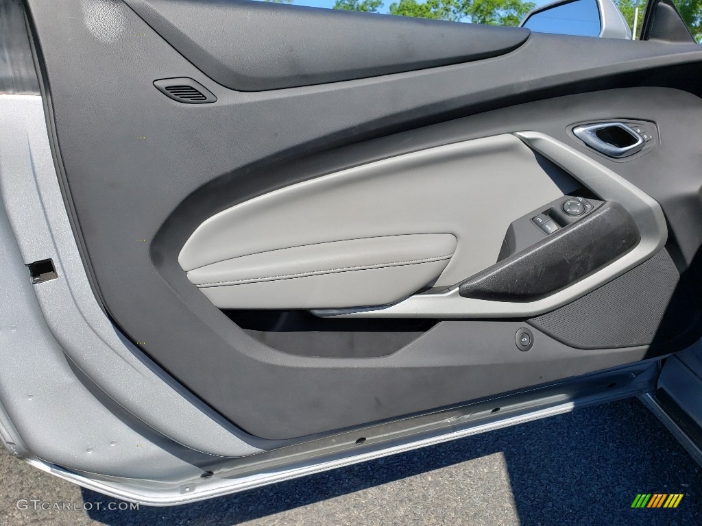 2017 Chevrolet Camaro SS Coupe Door Panel Photos