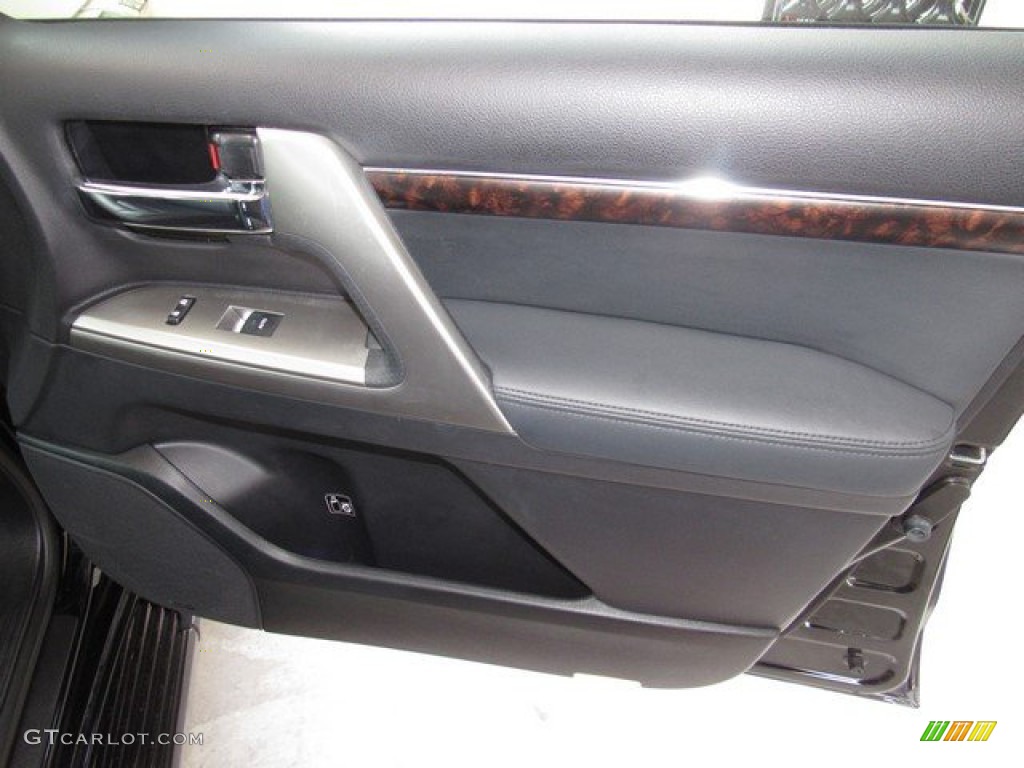 2013 Land Cruiser  - Black / Black photo #22