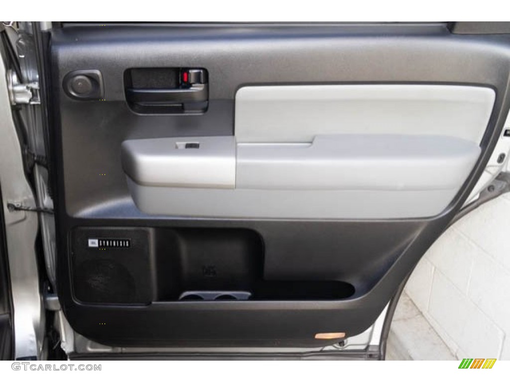 2008 Sequoia SR5 - Silver Sky Metallic / Graphite photo #27
