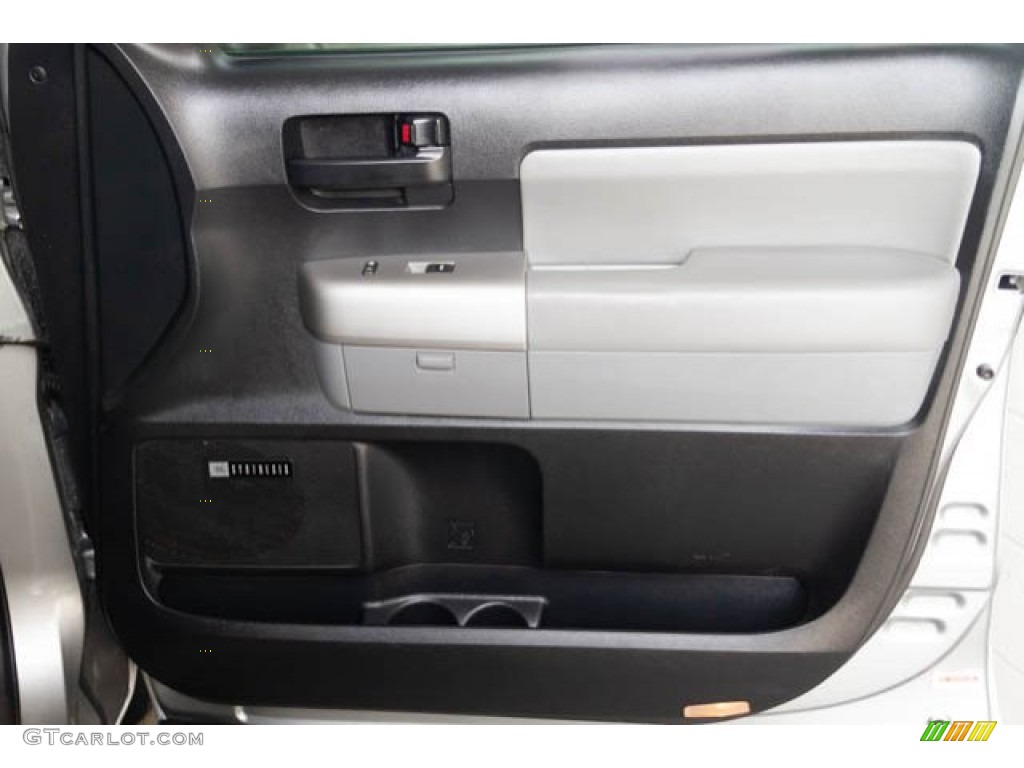 2008 Sequoia SR5 - Silver Sky Metallic / Graphite photo #28