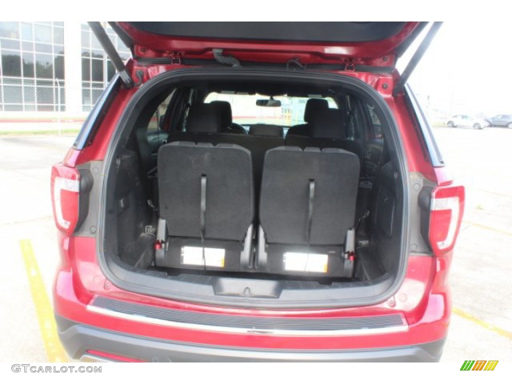 2018 Explorer XLT - Ruby Red / Ebony Black photo #24