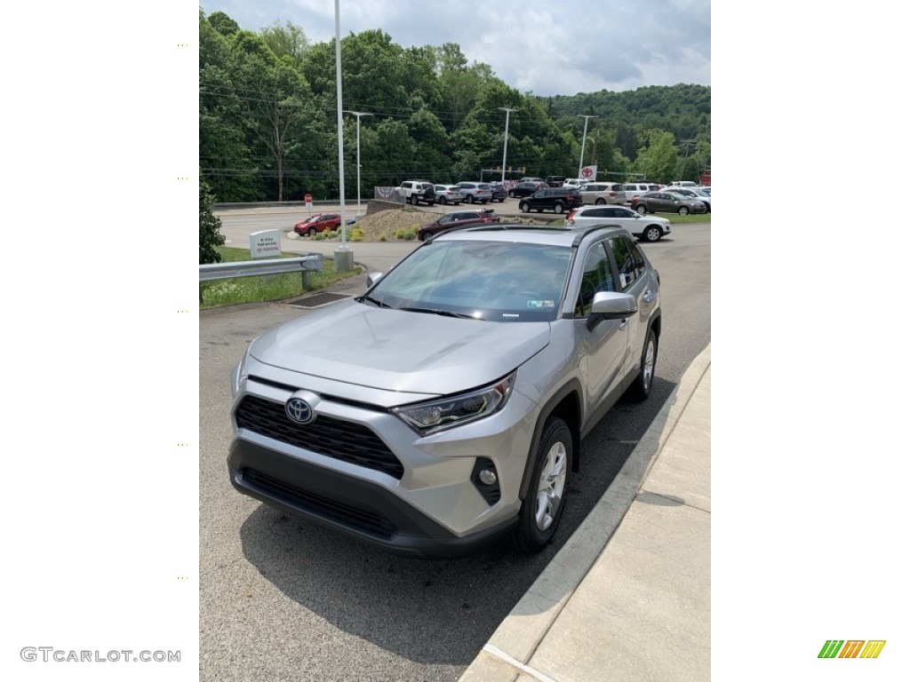 2019 RAV4 XLE AWD Hybrid - Silver Sky Metallic / Light Gray photo #3