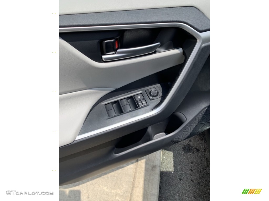 2019 RAV4 XLE AWD Hybrid - Silver Sky Metallic / Light Gray photo #9