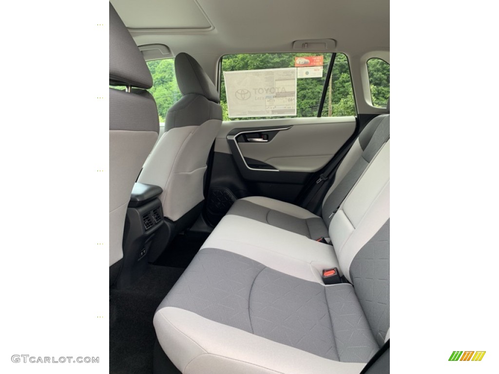 2019 RAV4 XLE AWD Hybrid - Silver Sky Metallic / Light Gray photo #18