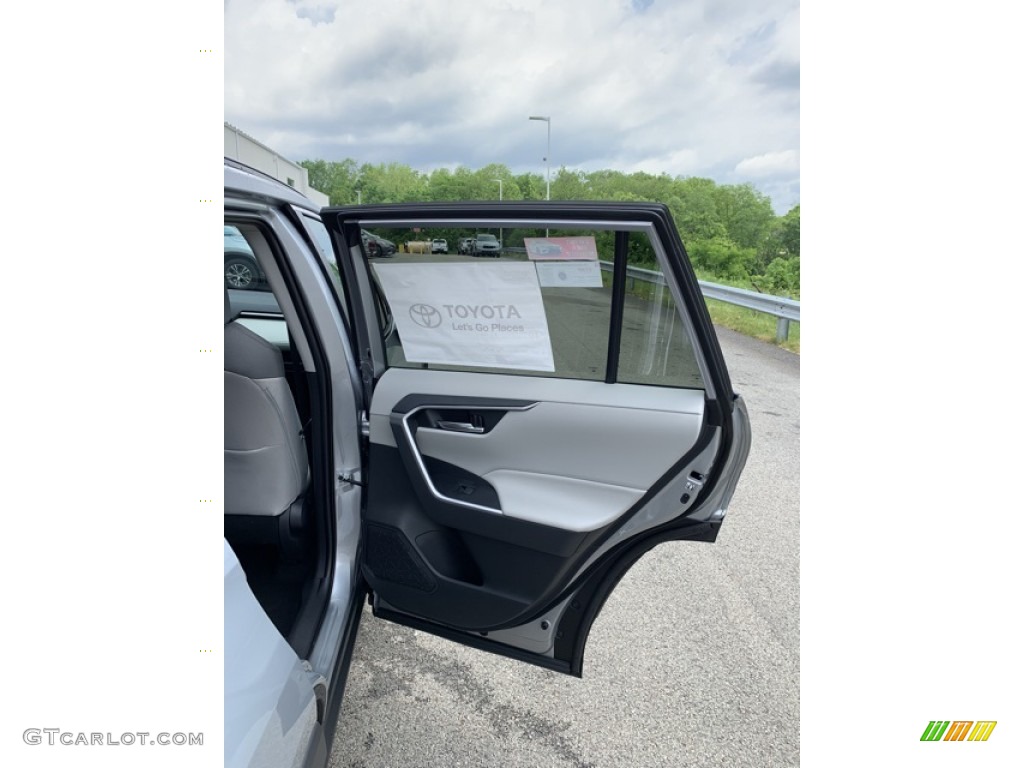 2019 RAV4 XLE AWD Hybrid - Silver Sky Metallic / Light Gray photo #25