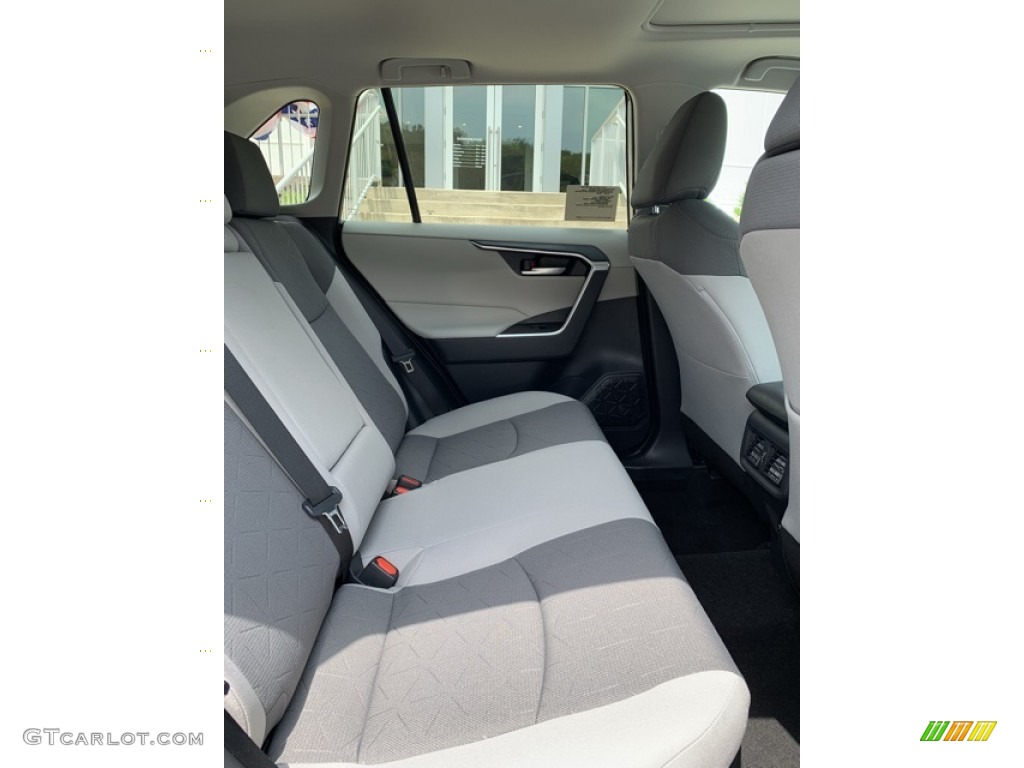 2019 RAV4 XLE AWD Hybrid - Silver Sky Metallic / Light Gray photo #27