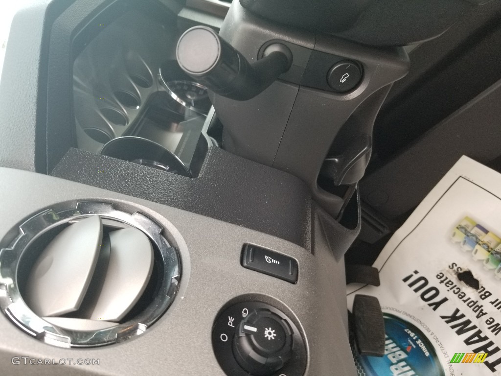 2011 F250 Super Duty Lariat Crew Cab 4x4 - Tuxedo Black Metallic / Black Two Tone Leather photo #21