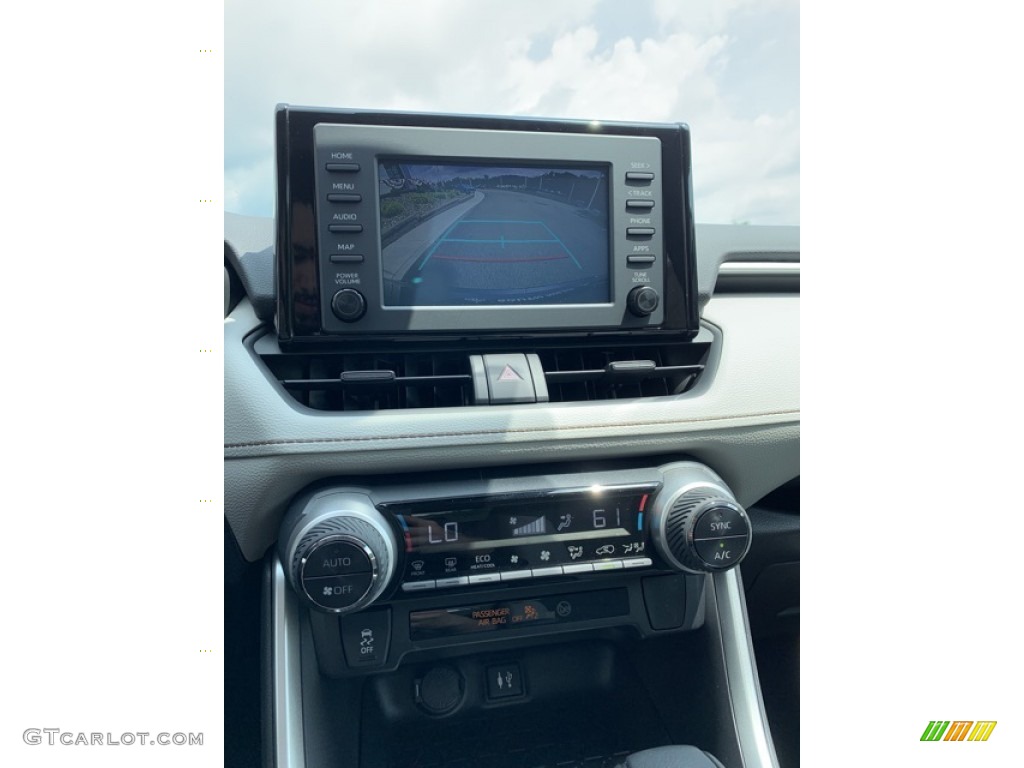 2019 RAV4 XLE AWD Hybrid - Silver Sky Metallic / Light Gray photo #40