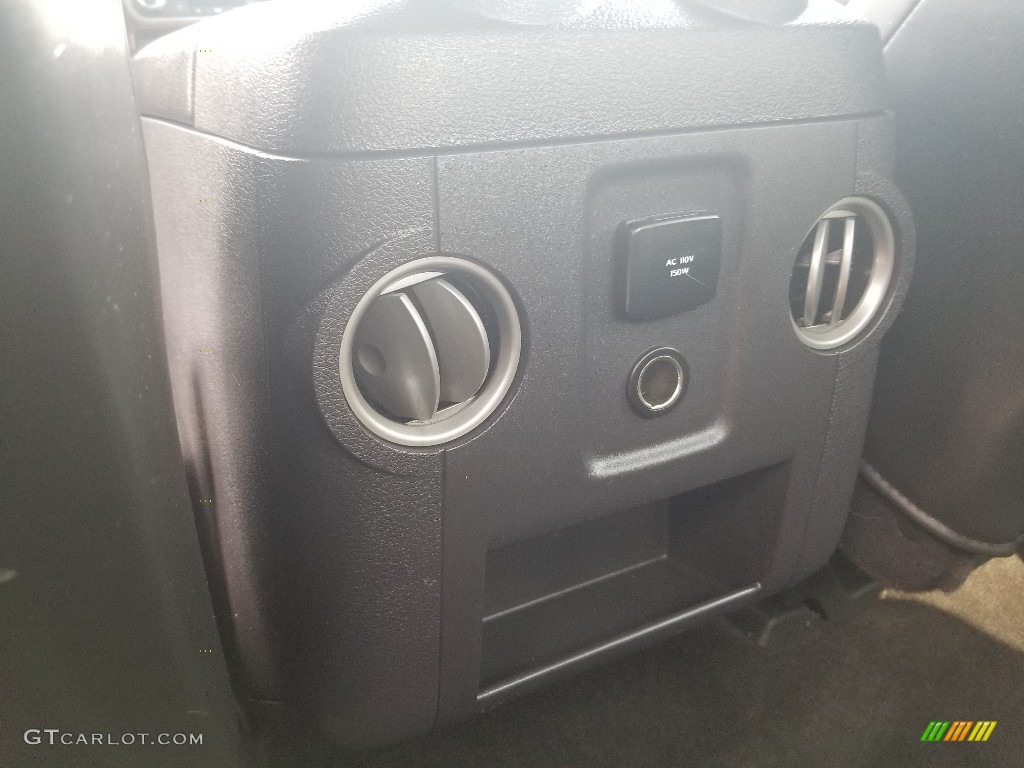 2011 F250 Super Duty Lariat Crew Cab 4x4 - Tuxedo Black Metallic / Black Two Tone Leather photo #30