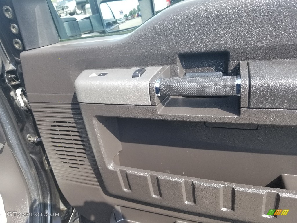 2011 F250 Super Duty Lariat Crew Cab 4x4 - Tuxedo Black Metallic / Black Two Tone Leather photo #35