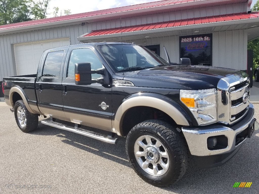 2011 F250 Super Duty Lariat Crew Cab 4x4 - Tuxedo Black Metallic / Black Two Tone Leather photo #41