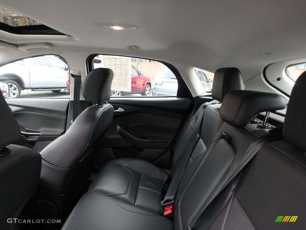 2018 Ford Focus Titanium Hatch Rear Seat Photos