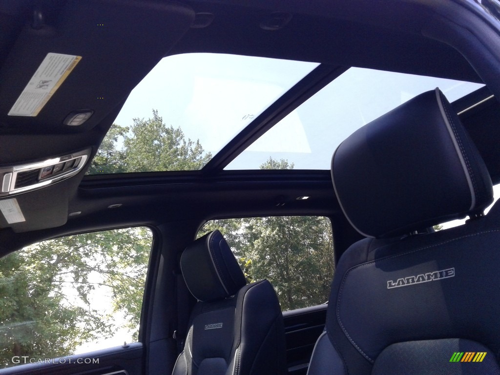 2019 1500 Laramie Crew Cab 4x4 - Diamond Black Crystal Pearl / Black photo #34