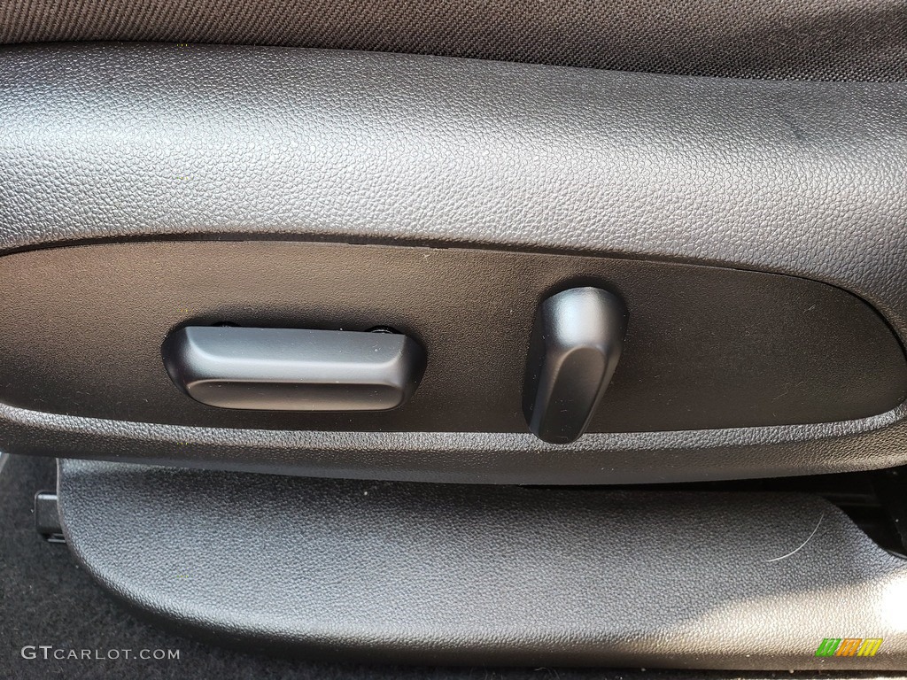 2017 Cruze LT - Red Hot / Jet Black photo #7