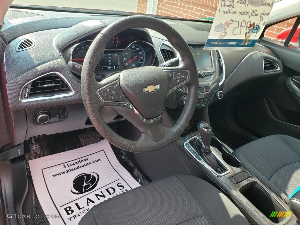 2017 Cruze LT - Red Hot / Jet Black photo #8
