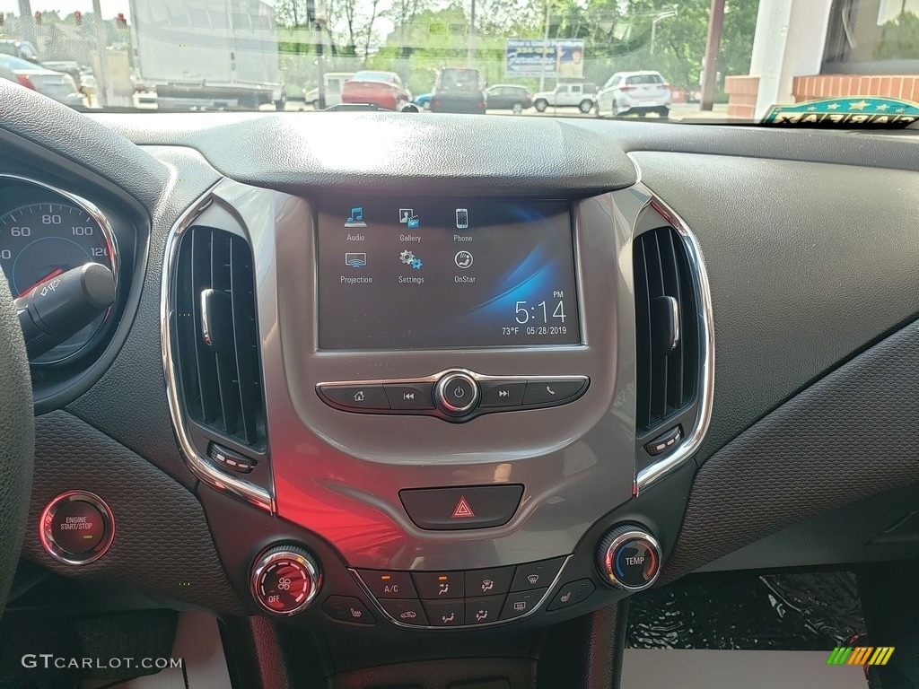 2017 Cruze LT - Red Hot / Jet Black photo #16