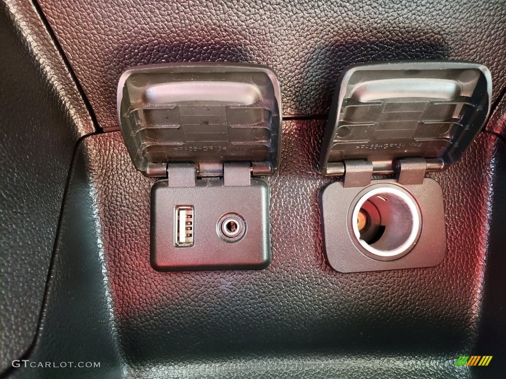 2017 Cruze LT - Red Hot / Jet Black photo #22