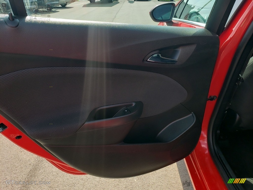2017 Cruze LT - Red Hot / Jet Black photo #27