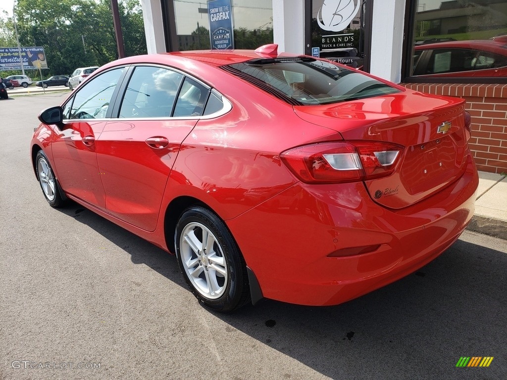 2017 Cruze LT - Red Hot / Jet Black photo #32