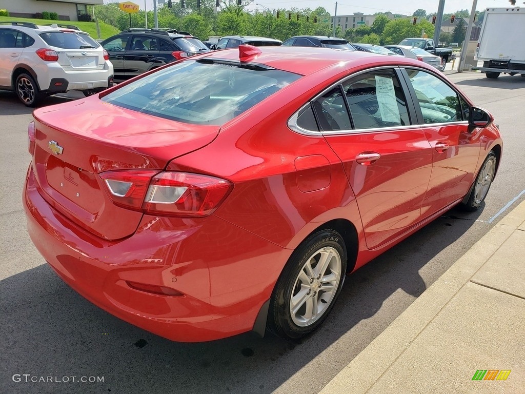 2017 Cruze LT - Red Hot / Jet Black photo #36