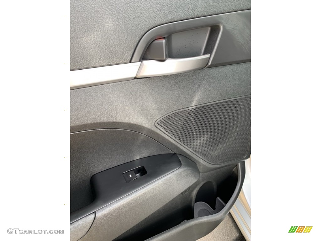 2019 Elantra SE - Symphony Silver / Black photo #18