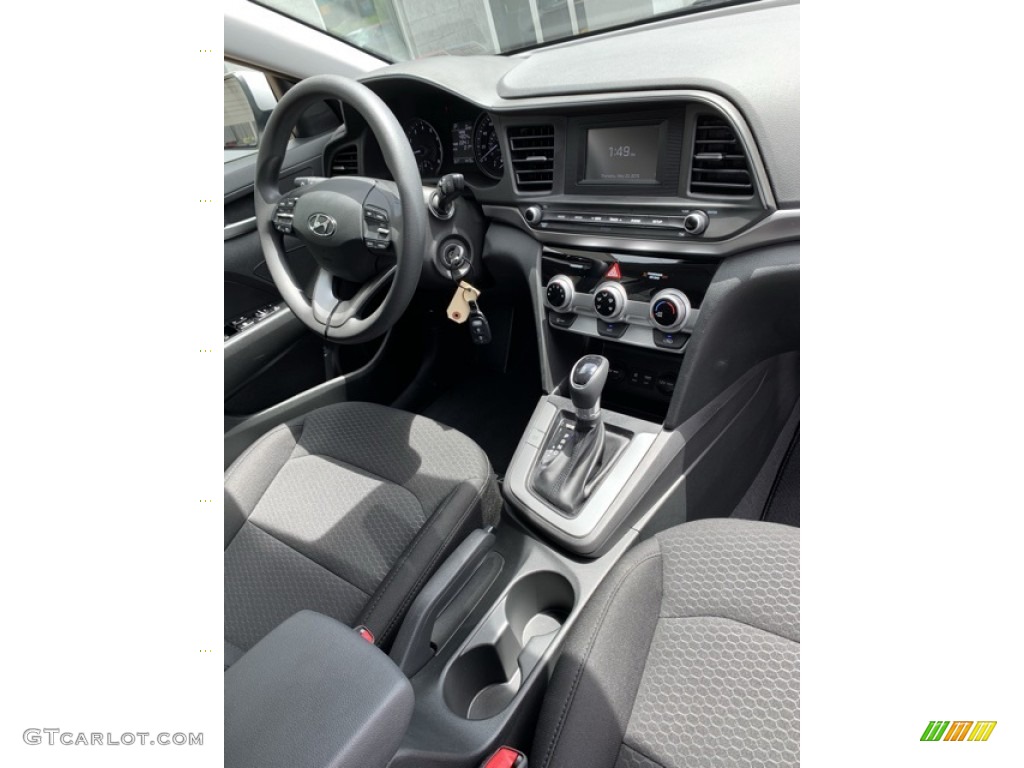 2019 Elantra SE - Symphony Silver / Black photo #29