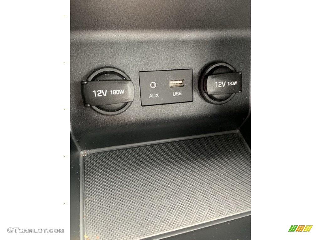 2019 Elantra SE - Symphony Silver / Black photo #36