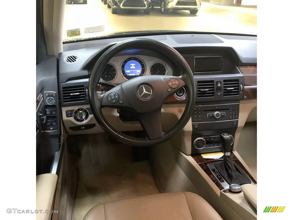 2011 GLK 350 4Matic - Jade Green Metallic / Almond/Black photo #13