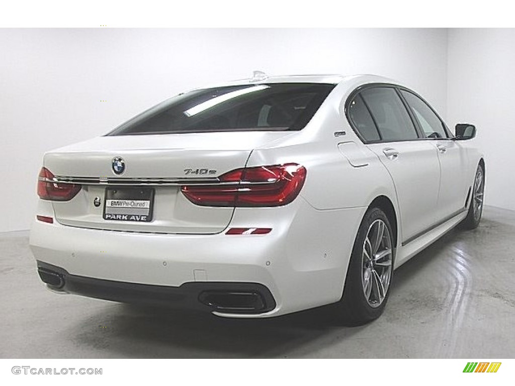 2018 7 Series 740e iPerformance xDrive Sedan - Alpine White / Tartufo photo #4