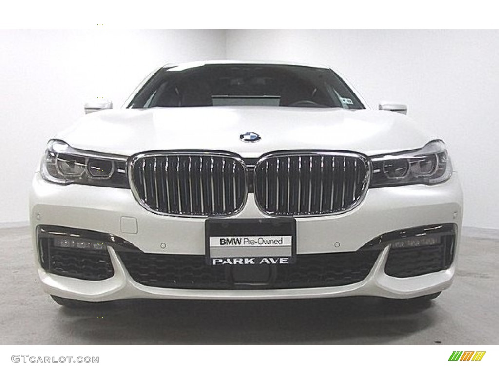 2018 7 Series 740e iPerformance xDrive Sedan - Alpine White / Tartufo photo #5