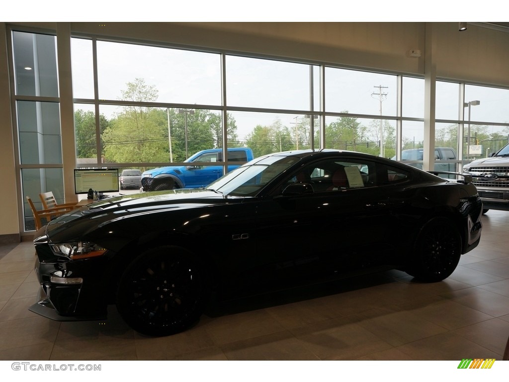 2019 Mustang GT Premium Fastback - Shadow Black / Showstopper Red photo #2