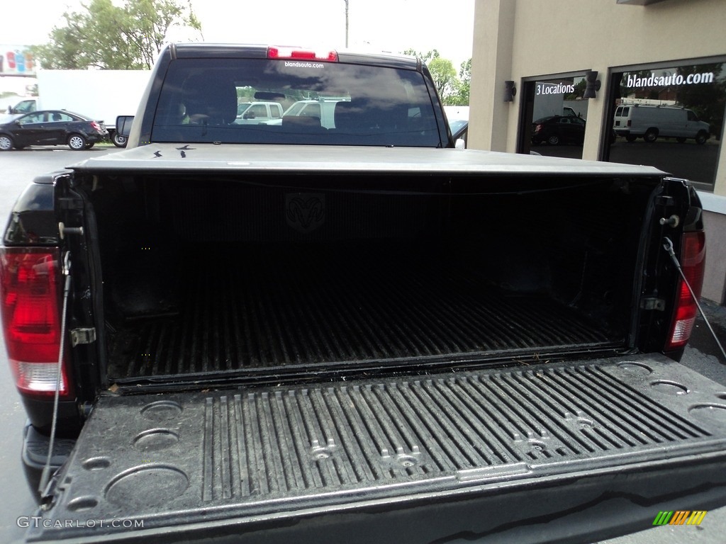 2012 Ram 1500 ST Crew Cab 4x4 - Black / Dark Slate Gray/Medium Graystone photo #27