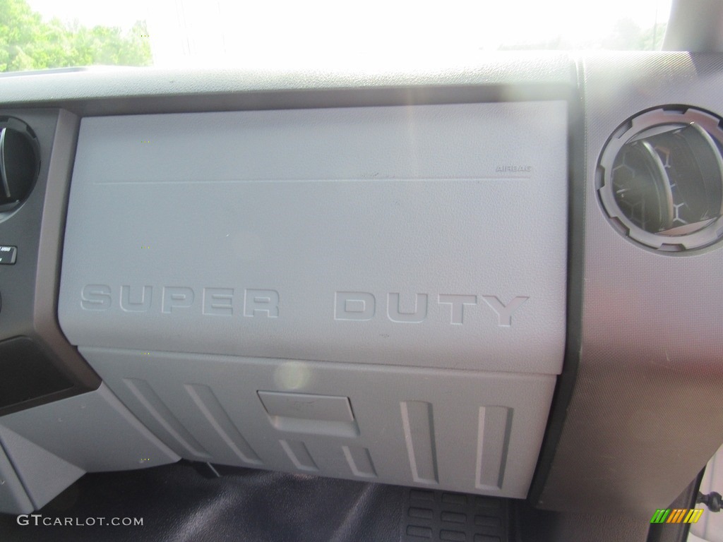2013 F250 Super Duty XL Regular Cab 4x4 - Oxford White / Steel photo #36