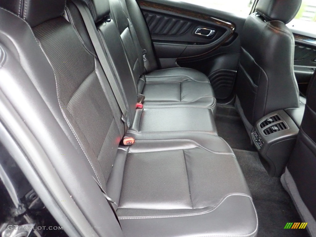 2018 Ford Taurus Limited AWD Rear Seat Photo #133606787