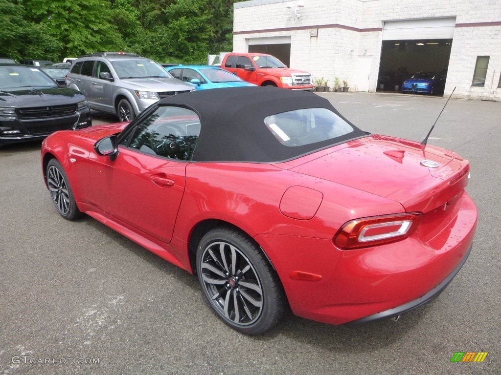 2019 124 Spider Classica Roadster - Red / Rosso/Nero (Red/Black) photo #3