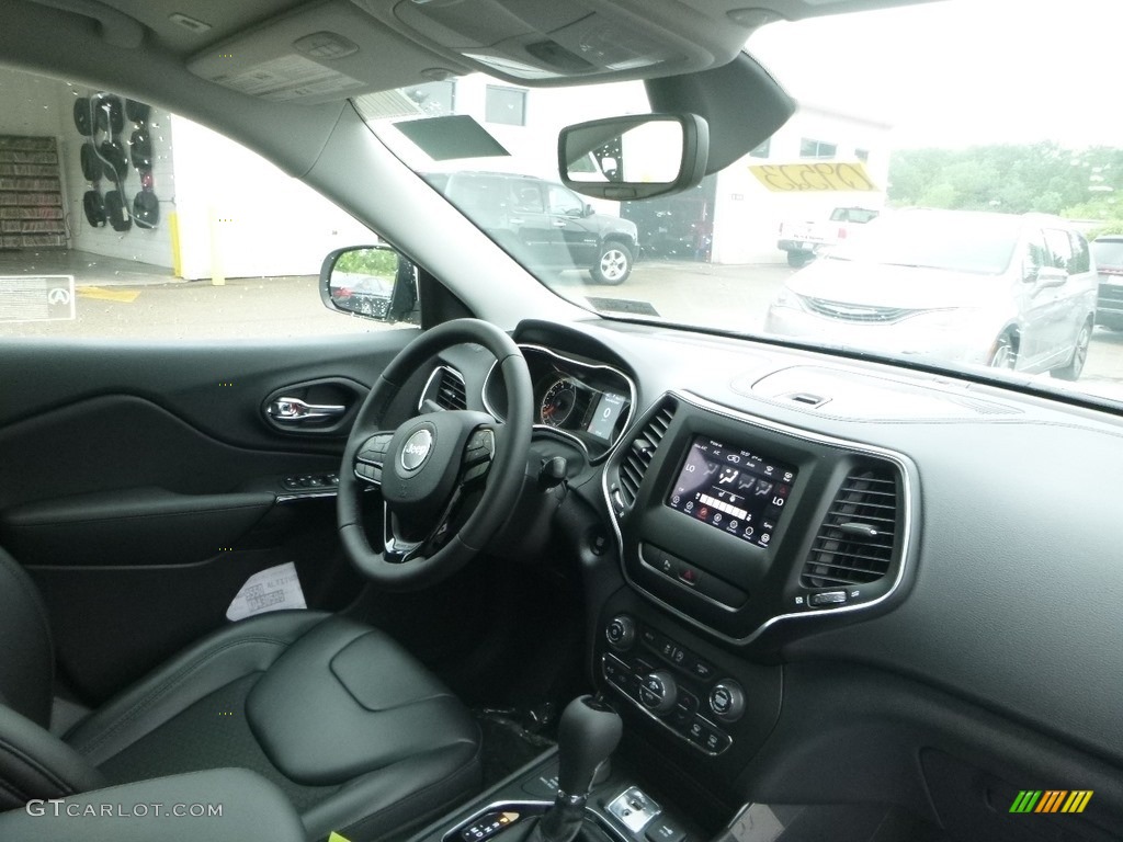 2019 Cherokee Latitude Plus 4x4 - Pearl White / Black photo #11