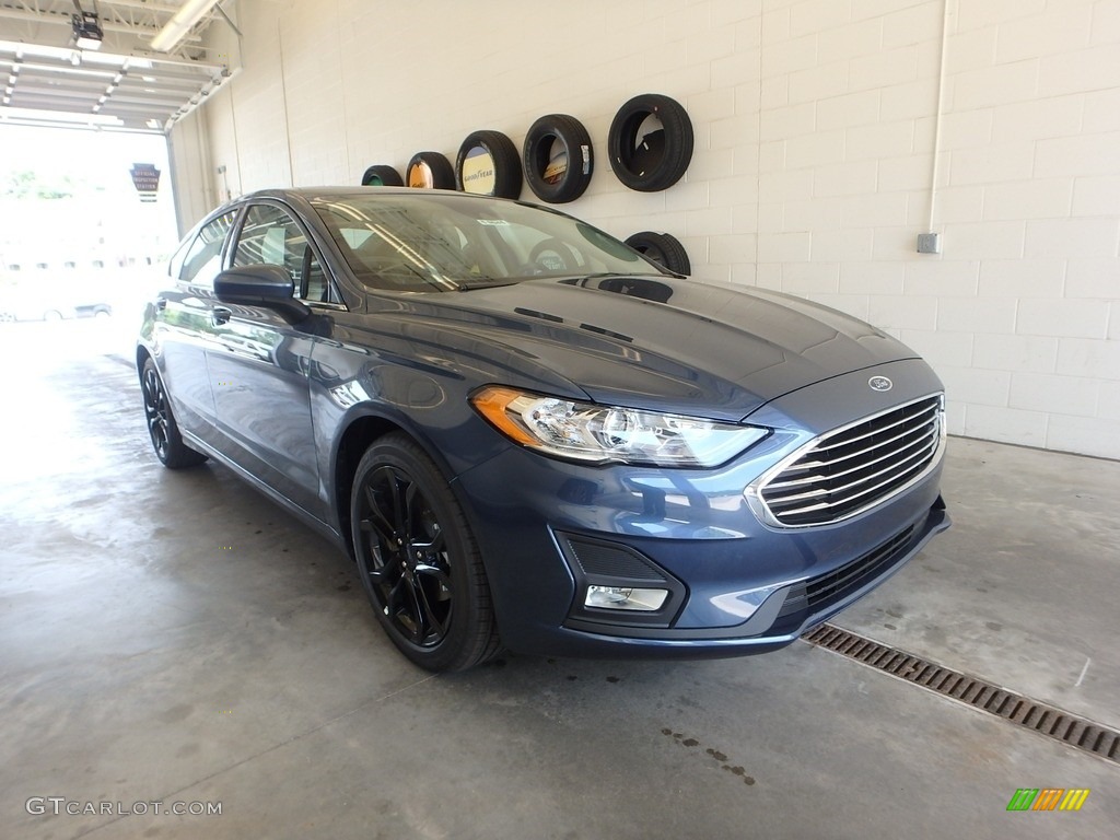 2019 Fusion SE - Blue Metallic / Light Putty photo #1