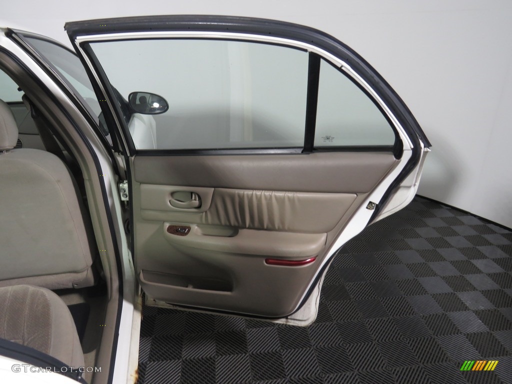 2003 Century Custom - White / Taupe photo #25