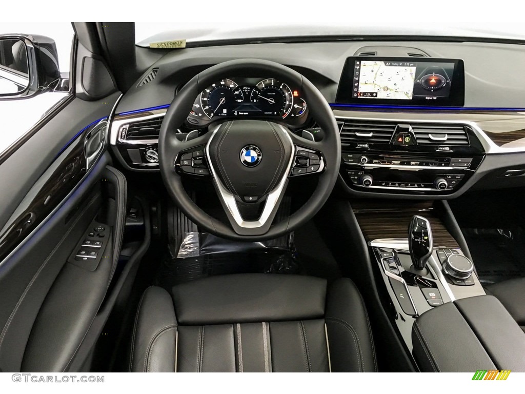 2019 5 Series 530i xDrive Sedan - Black Sapphire Metallic / Black photo #4