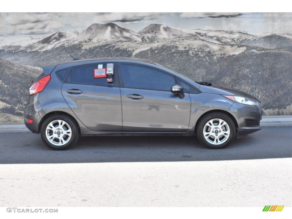 2015 Fiesta SE Hatchback - Magnetic Metallic / Medium Light Stone photo #2