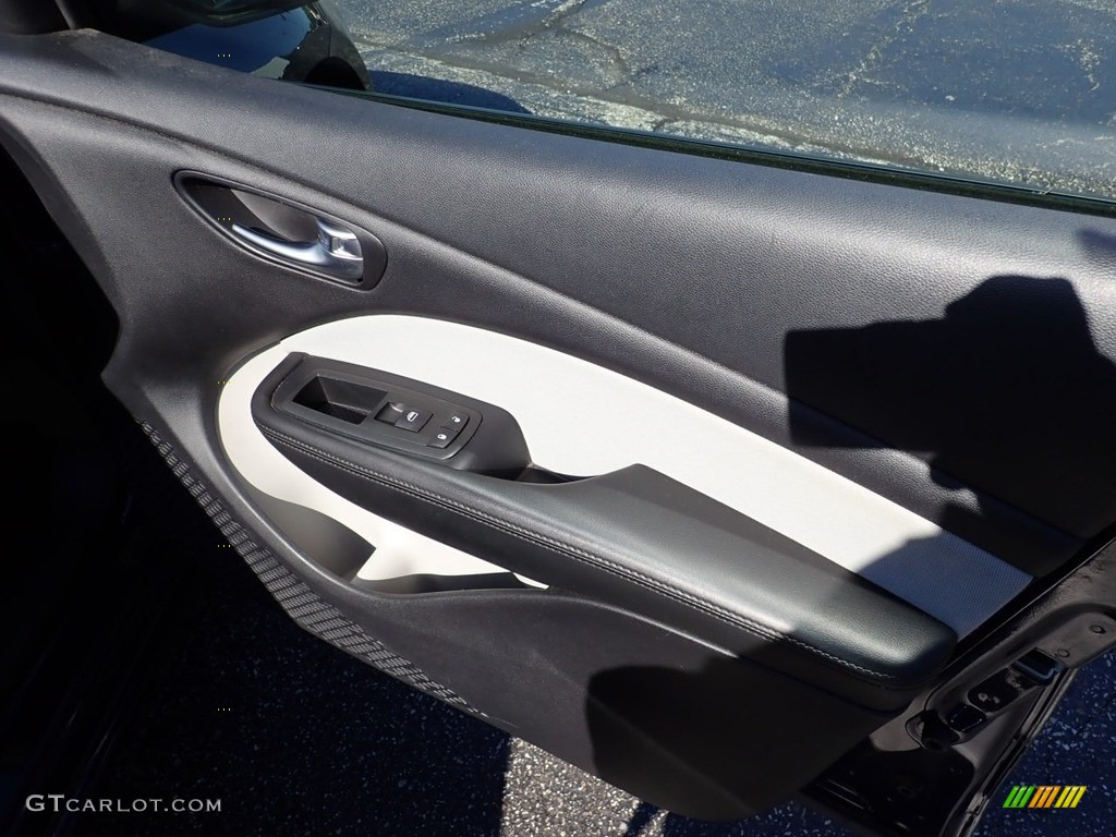 2015 Dart SXT - True Blue Pearl / Black/Light Tungsten Accent Stitching photo #16