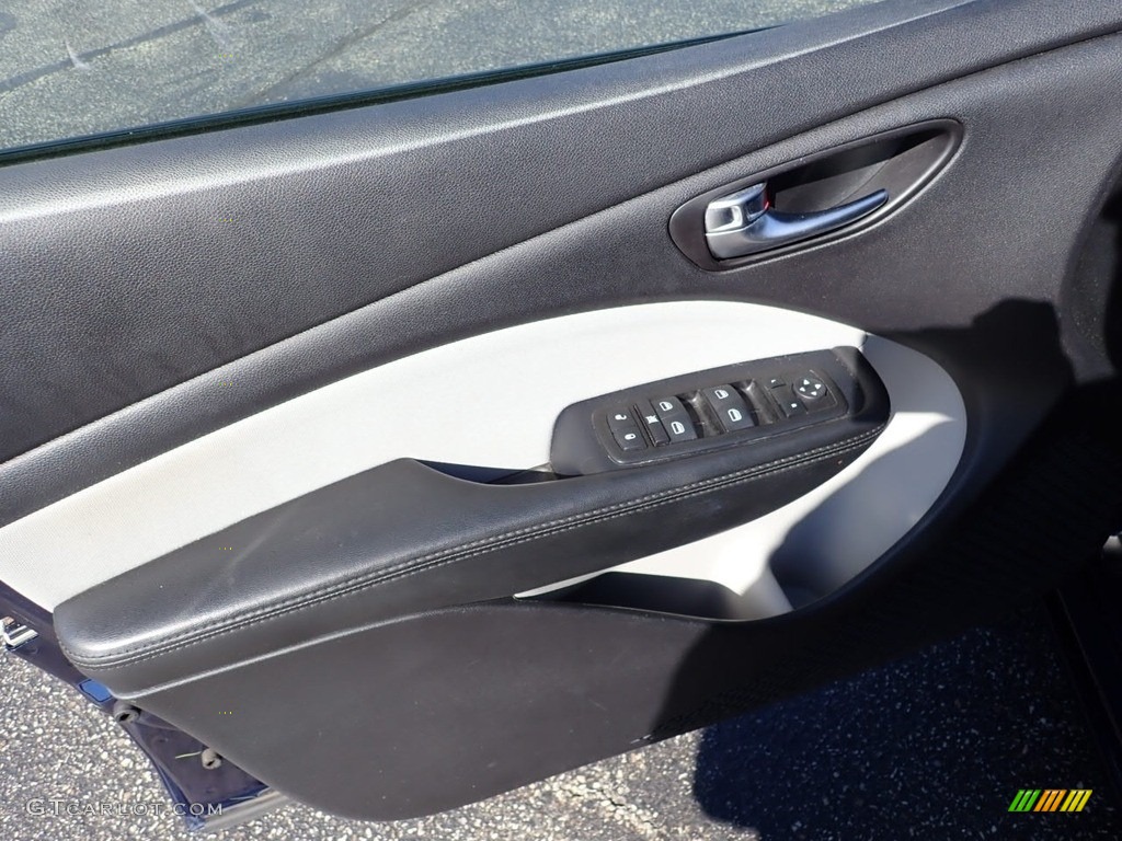 2015 Dart SXT - True Blue Pearl / Black/Light Tungsten Accent Stitching photo #23