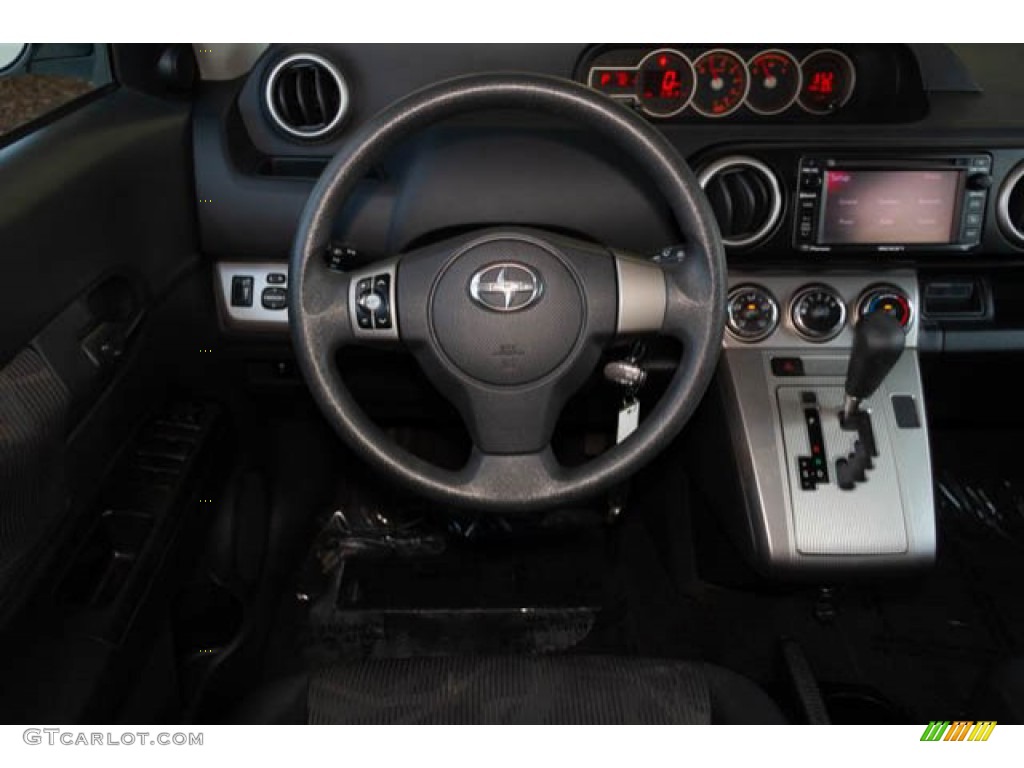 2013 xB  - Super White / Dark Gray photo #5