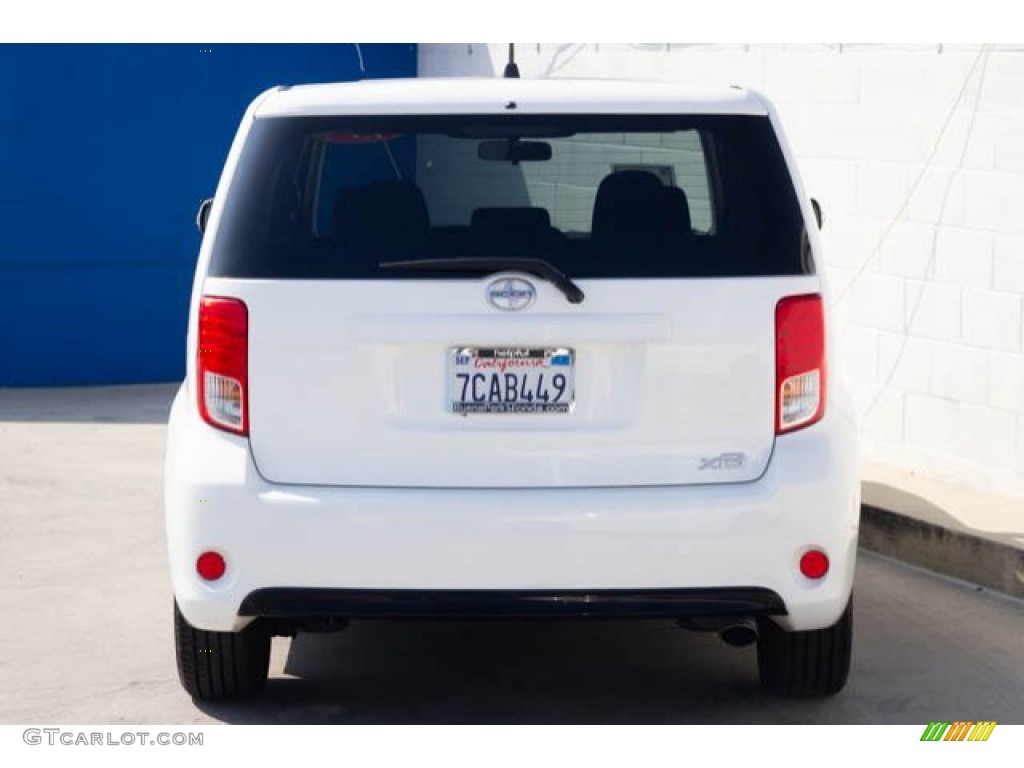 2013 xB  - Super White / Dark Gray photo #9