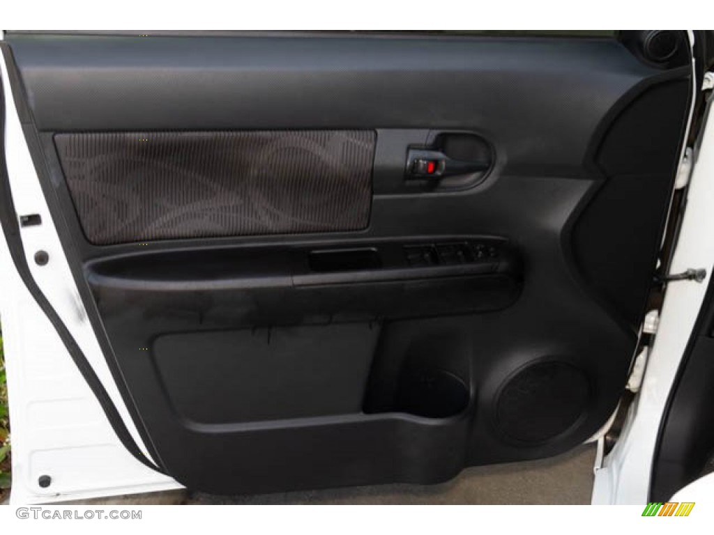 2013 xB  - Super White / Dark Gray photo #24