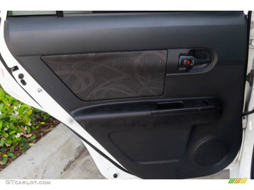 2013 xB  - Super White / Dark Gray photo #26
