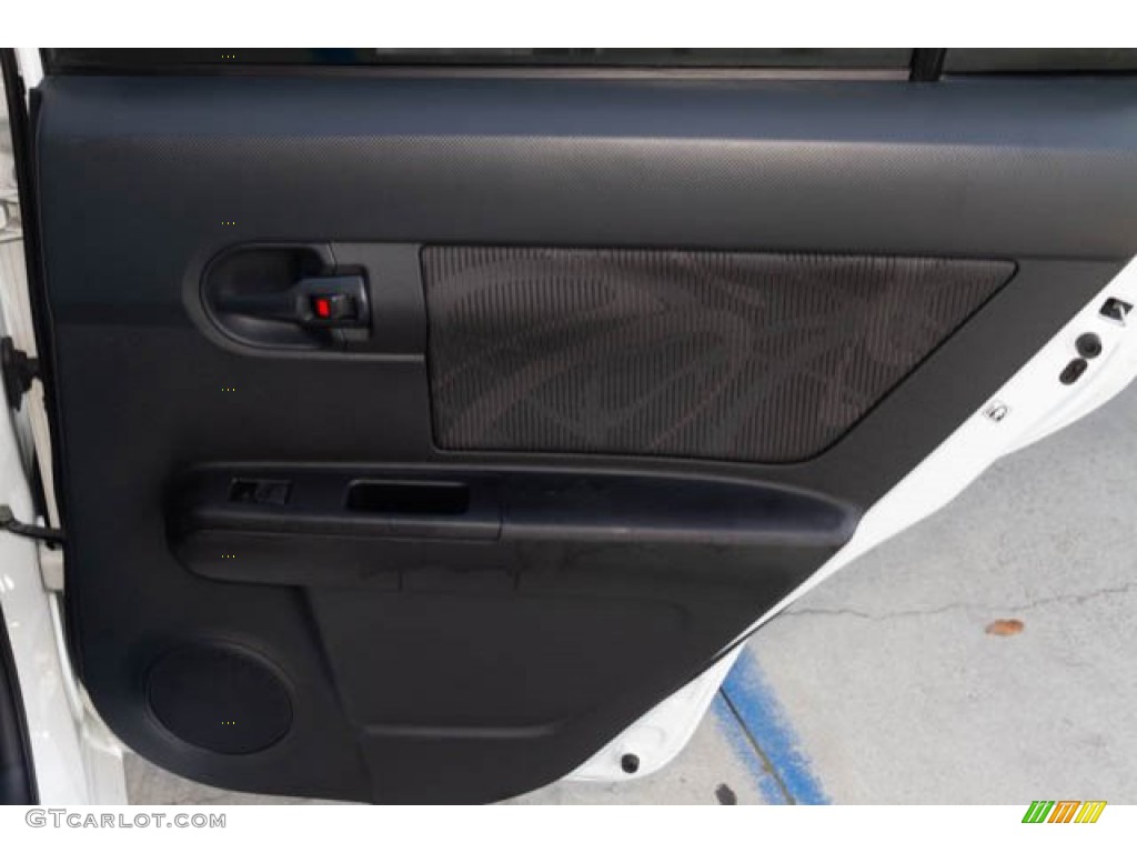 2013 xB  - Super White / Dark Gray photo #27