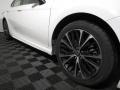 Super White - Camry SE Photo No. 3